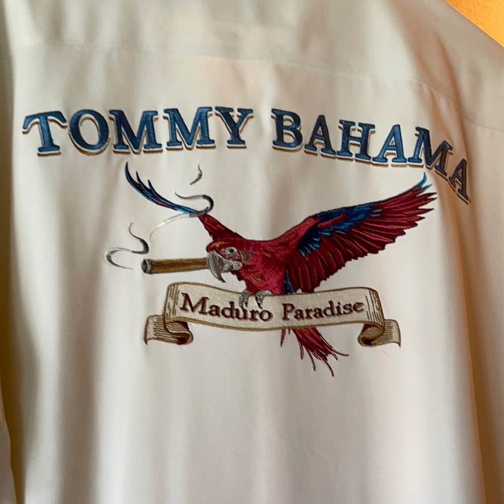 Men’s short sleeve Tommy Bahama button down shirt